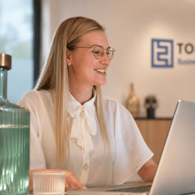 exact online consultant met laptop